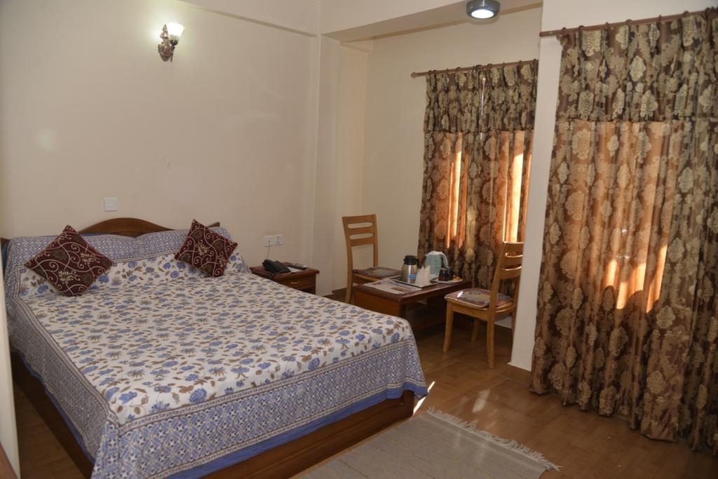 Hotel Asia Pokhara Bagian luar foto